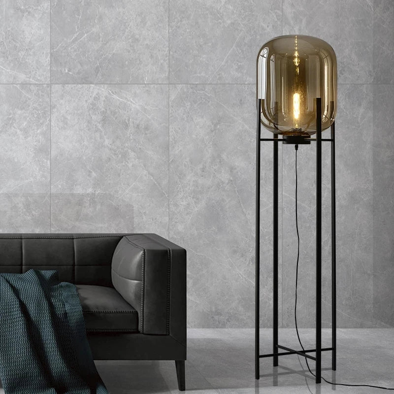 LumenCognac Glas Stehlampe | Elegantes Design | Amber oder Grau | Dimmbares Licht für Stilvolles Wohnen