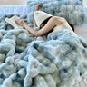 VelvetWarm Kuscheldecke aus Velours | Extra Dick | Für gemütliche Winterabende | Verschiedene Größen