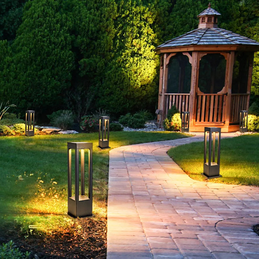 SolaraNova Solarbetriebene Säulenlampe | Nachhaltige Gartenbeleuchtung | LED Außenleuchte | Wetterfest | Solarbetriebene Lichtquelle für Terrasse & Garten