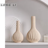 DecoForm Weiße Keramikvase | Moderne Trockenblumenvase für Wohnzimmer & Heimdekoration | Minimalistisches Design für stilvolle Räume