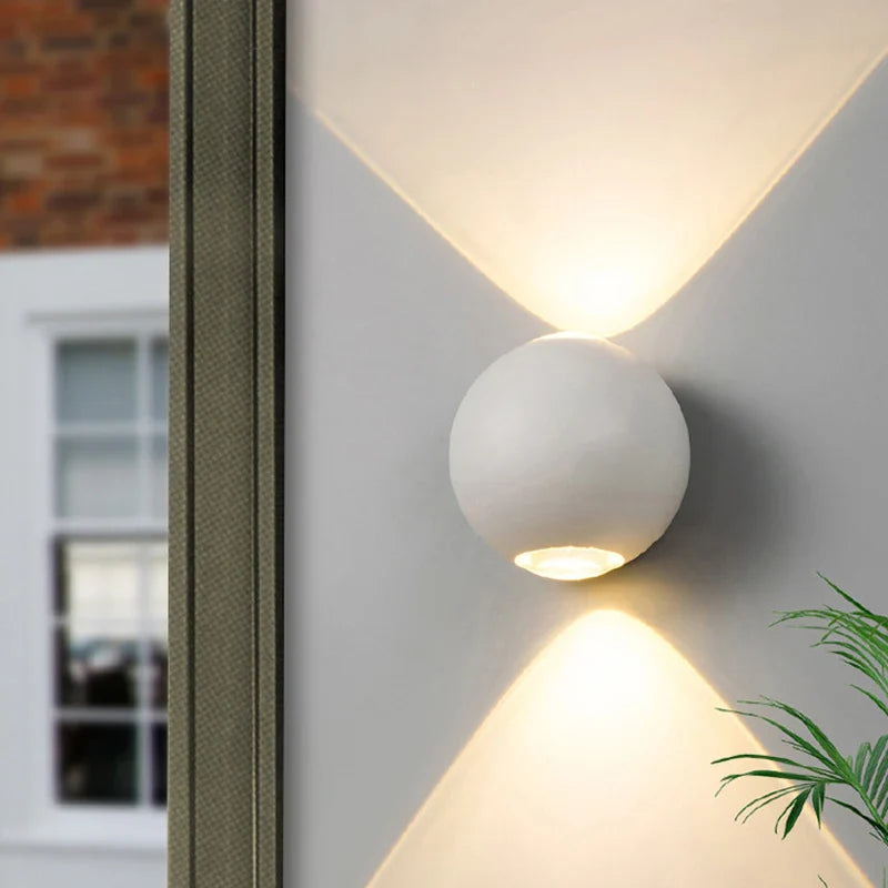 OrbLuxe Aluminium Kugelform Wandleuchte | LED Beleuchtung | Modernes Design | Dimmbar | Wanddeko