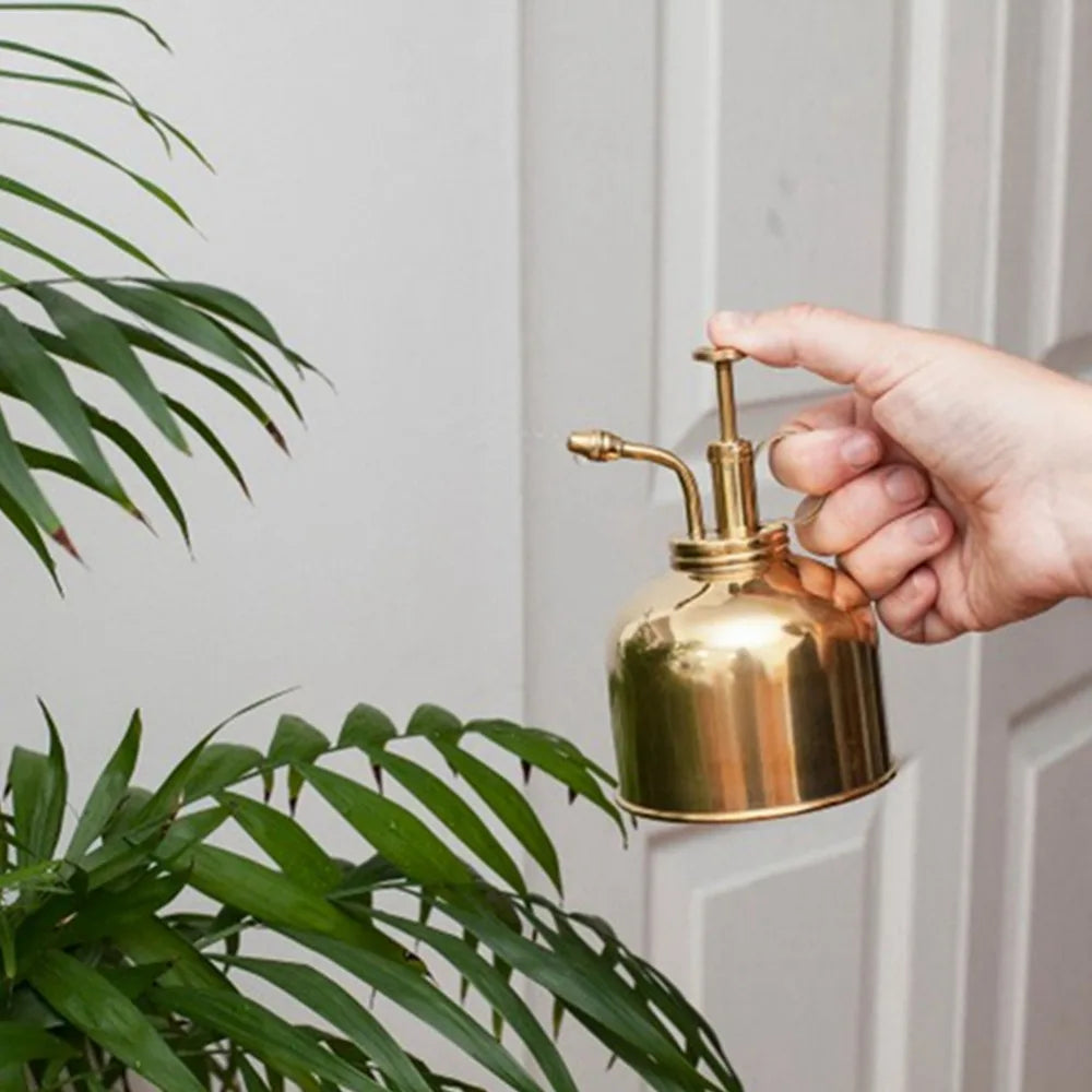 PlantLuxe Premium Pflanzensprüher | Goldene Sprühflasche für Pflanzenpflege | Stilvolles Zubehör für Zimmerpflanzen