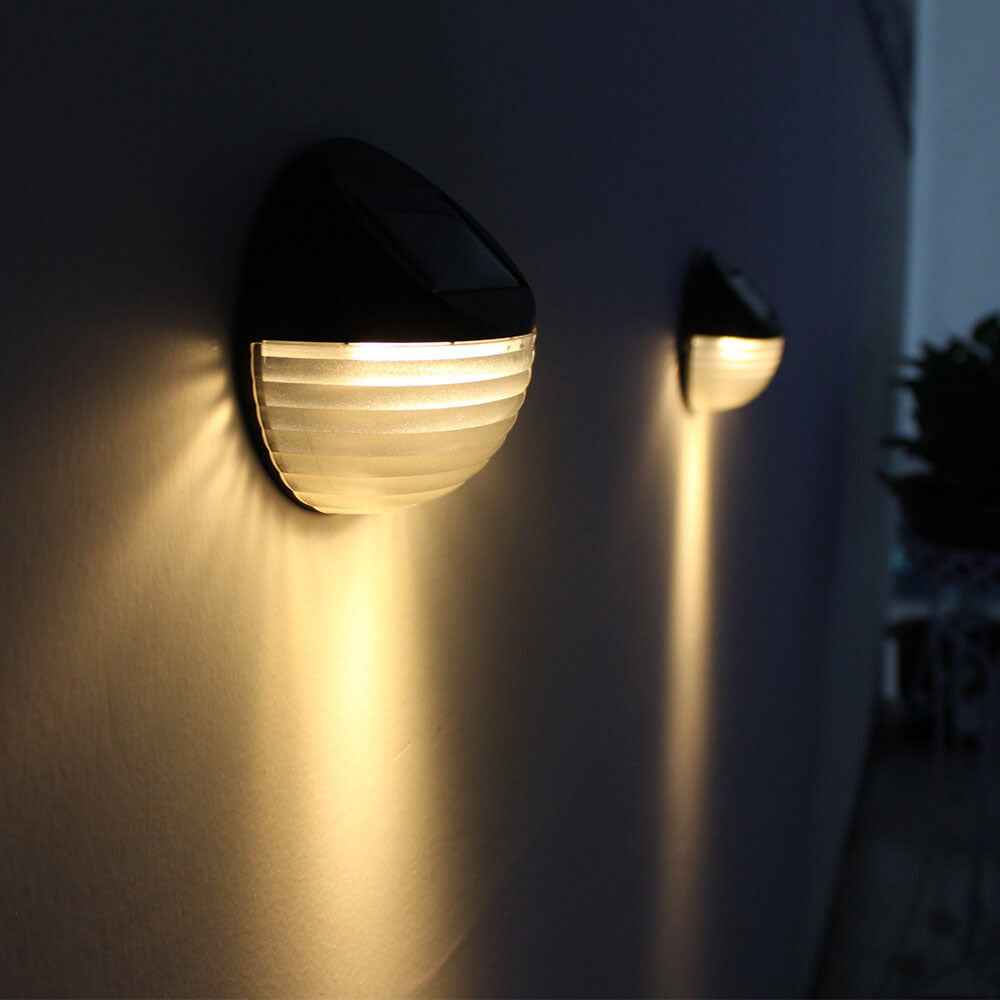 SolarArc LED Wandleuchte | Halbkreisdesign | Solarbetrieben | Außenlampe für Garten & Zaun | 6 LEDs