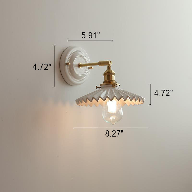 LumiZen Vintage Japanische Keramik & Messing Wandlampe | 1-Licht | Klassisches Design | Wohnzimmer Deko | Elegante Beleuchtung