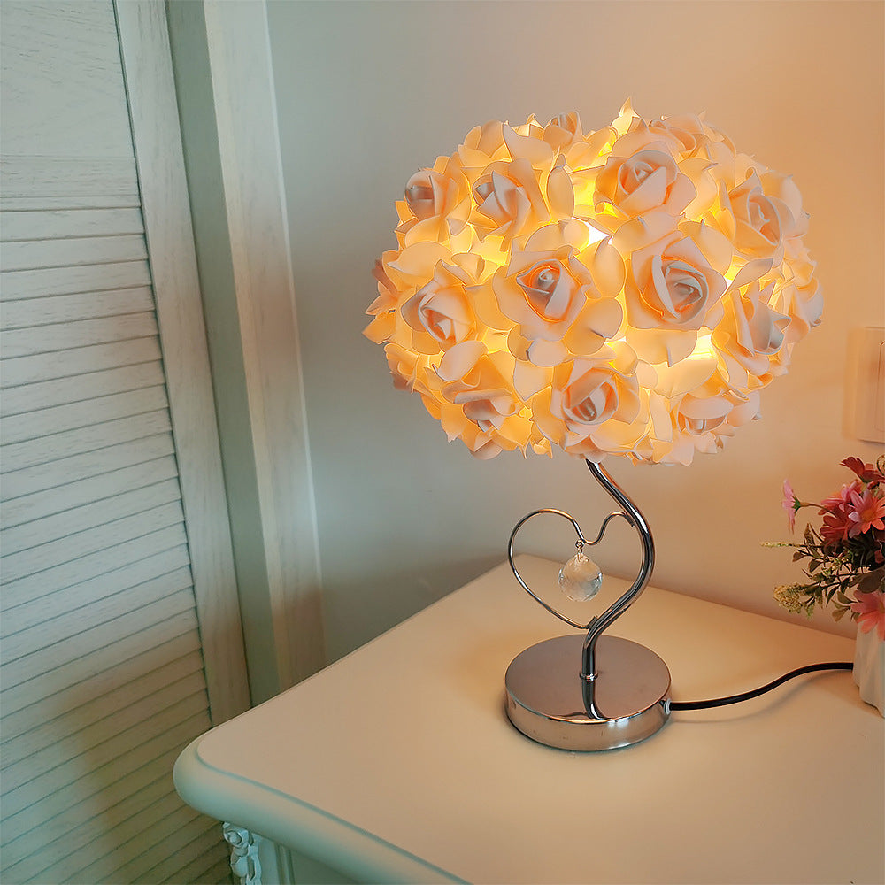 Roseva Art Deco Tischlampe | Stoff-Rosenschirm | Elegante Beleuchtung | Schlafzimmer Dekoration
