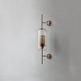 Lumivault Industrial Wandlampe | Zylindrischer Glasschirm | Eisenrahmen | Deko für Schlafzimmer & Wohnräume