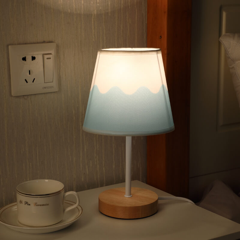 AureLoom Nordic Vintage Tischlampe | Stoffkegel | Massivholz | LED-Licht | Dimmbare Optionen | Dekorativ für Zuhause