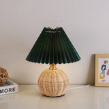RattaLume Nordic LED Tischlampe | Geflochtenes Rattan & Faltstoffschirm | Stimmungslicht | Deko fürs Schlafzimmer