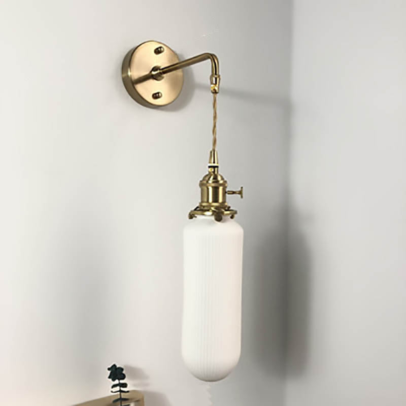 BrassGlow Japanische Retro Wandleuchte | Minimalistisches Design | Zylinder Oval | Messing & Lucite | 1-flammig