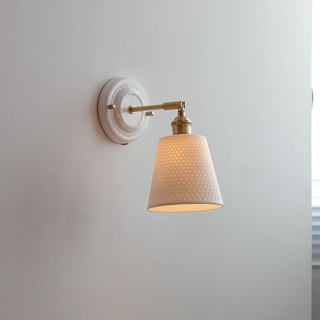 LumiZen Vintage Japanische Keramik & Messing Wandlampe | 1-Licht | Klassisches Design | Wohnzimmer Deko | Elegante Beleuchtung