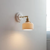 LumiZen Vintage Japanische Keramik & Messing Wandlampe | 1-Licht | Klassisches Design | Wohnzimmer Deko | Elegante Beleuchtung