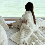 VelvetWarm Kuscheldecke aus Velours | Extra Dick | Für gemütliche Winterabende | Verschiedene Größen