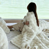 VelvetWarm Kuscheldecke aus Velours | Extra Dick | Für gemütliche Winterabende | Verschiedene Größen