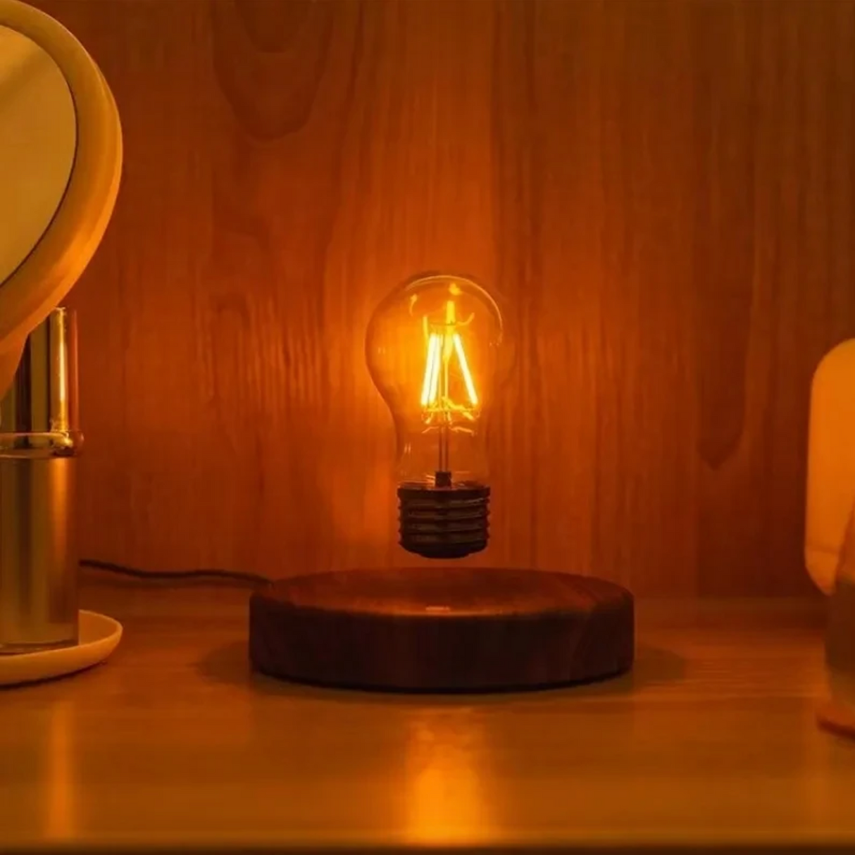 LumoFloat Schwebende LED Glühbirne | Magnetische Tischlampe | Modernes Design | Dekoratives Highlight