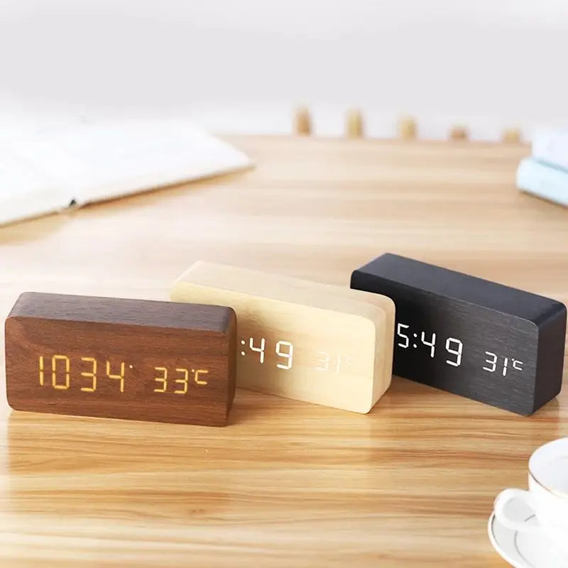 EcoTime Digitaler Wecker aus Holz | LED-Anzeige | Modernes Design | Lautlos | Umweltfreundlich
