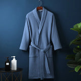 CozyCotton Premium Bademantel aus Baumwolle | Weich & Atmungsaktiv | Perfekt für Herren & Damen | Mit Taschen