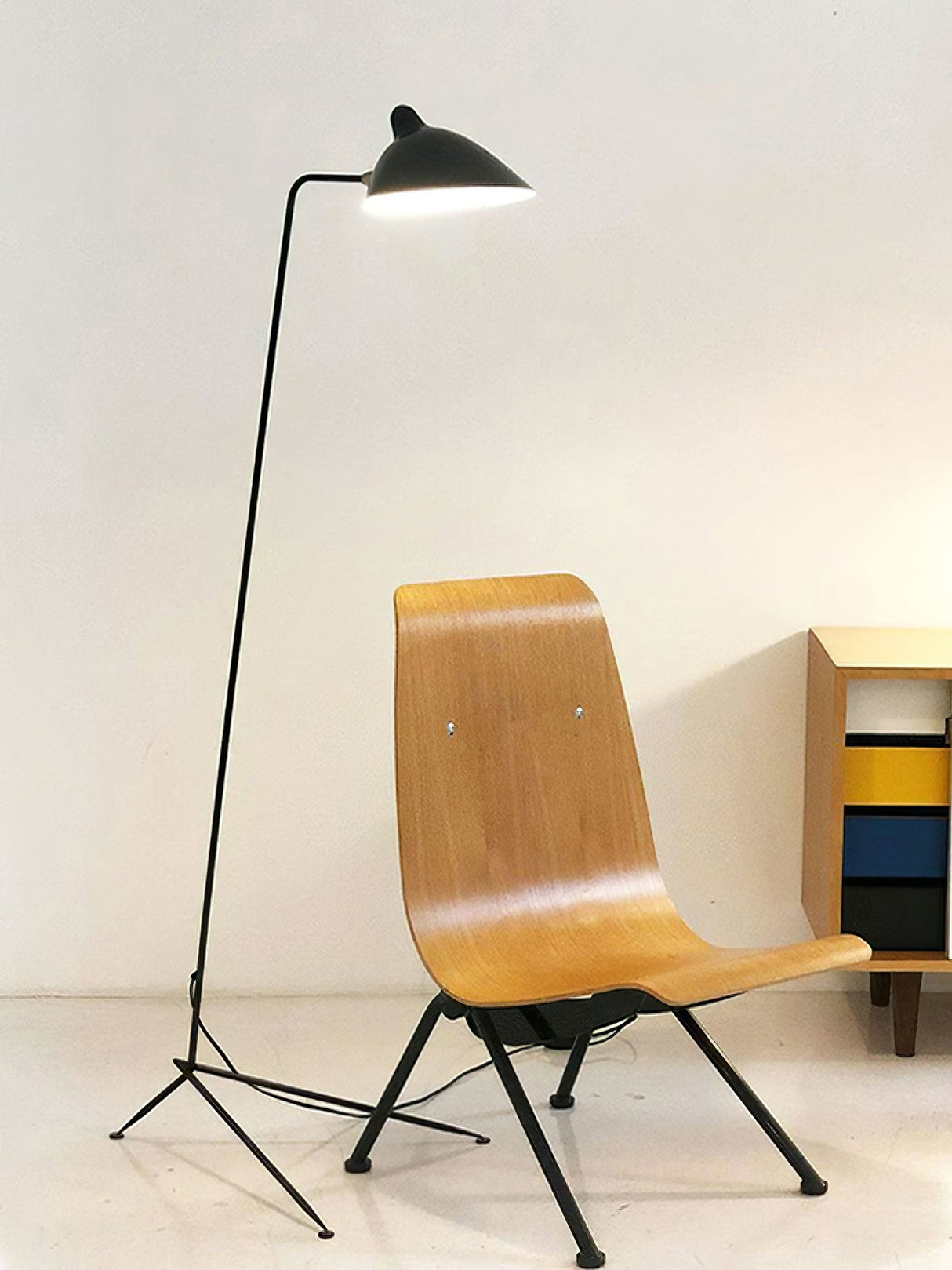IllustraNova Stehleuchte | Skulpturales Design | Modernes Wohnambiente | Premium Raumlicht