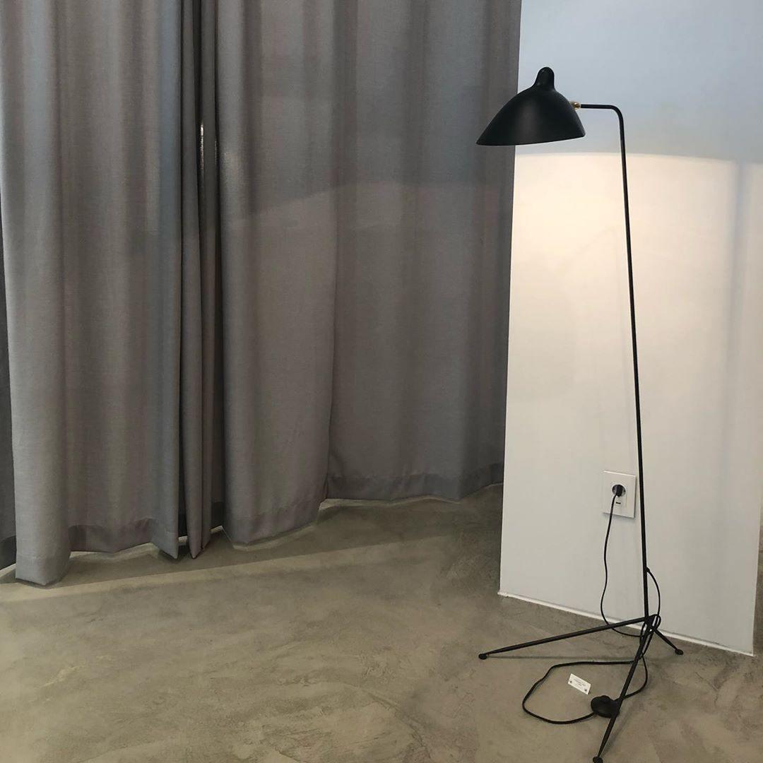 IllustraNova Stehleuchte | Skulpturales Design | Modernes Wohnambiente | Premium Raumlicht