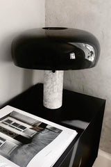 MarbleGlow Design Tischlampe | Marmor-Dekoration | LED-Licht | Elegante Beleuchtung für Zuhause
