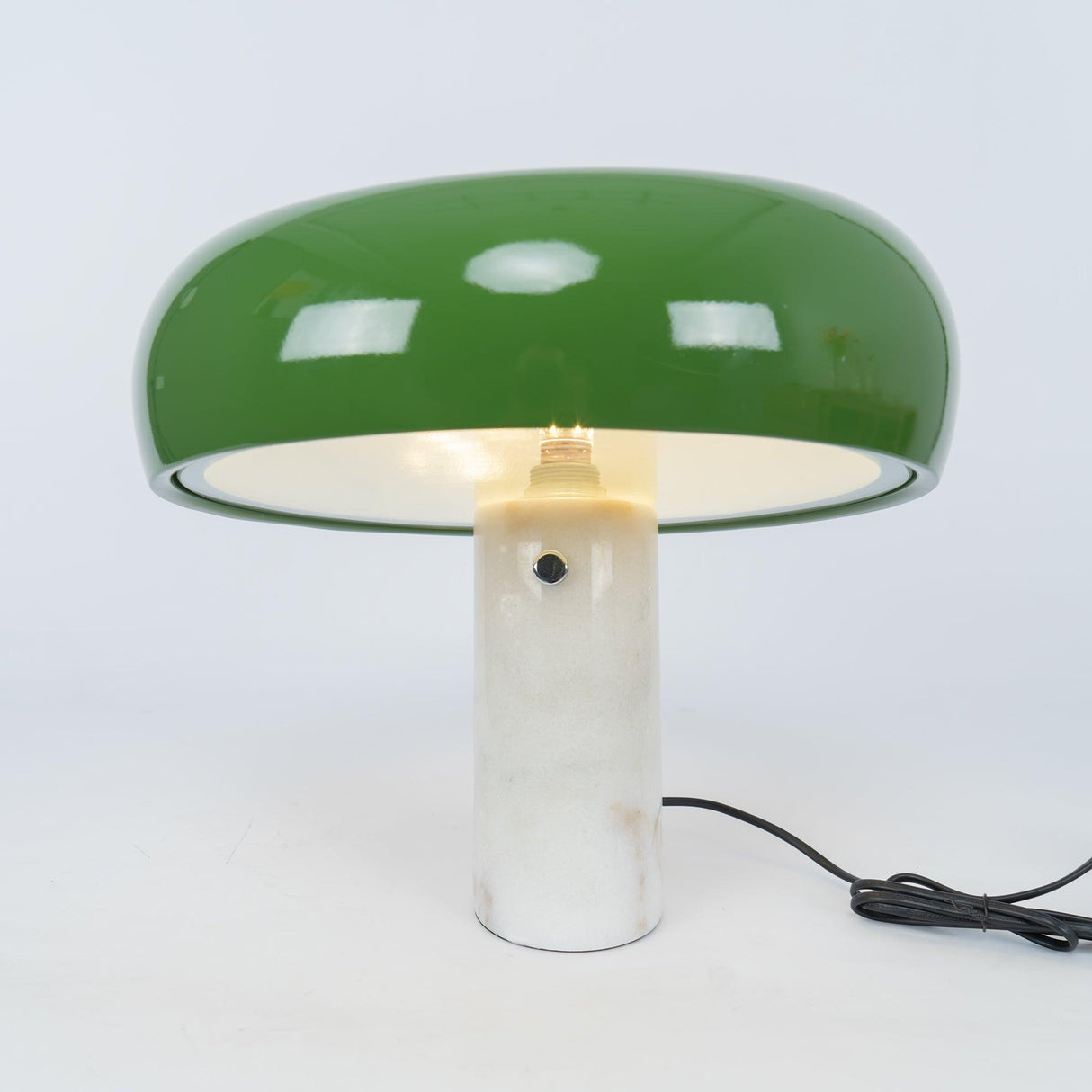 MarbleGlow Design Tischlampe | Marmor-Dekoration | LED-Licht | Elegante Beleuchtung für Zuhause