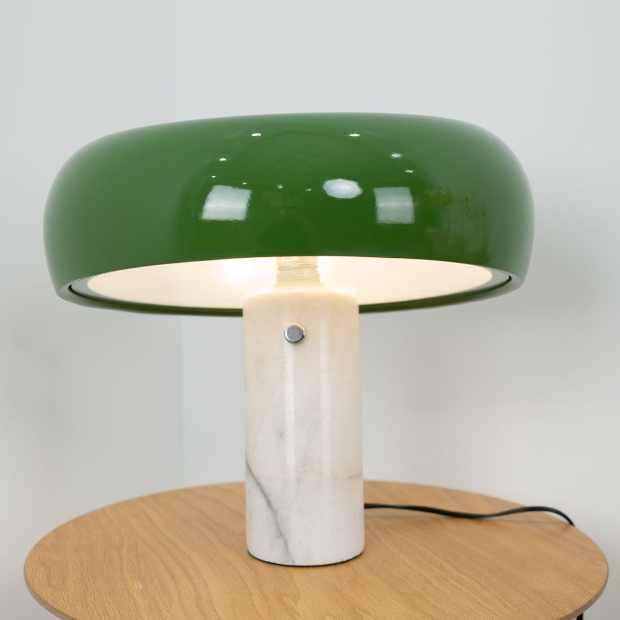 MarbleGlow Design Tischlampe | Marmor-Dekoration | LED-Licht | Elegante Beleuchtung für Zuhause