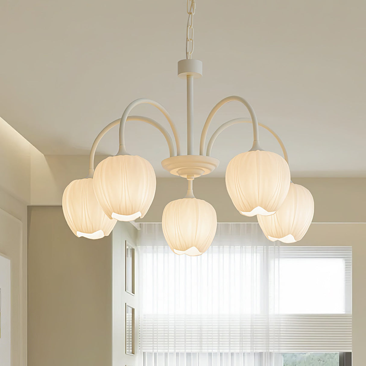 MatchaBloom Tulpen-Kronleuchter | Elegantes Design | Hochwertiges Glas | Perfekt für Esszimmer & Wohnzimmer