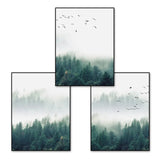 MistVista 3er Leinwand-Set | Nordic Design Wandbilder | Waldlandschaft & Bergnebel | Stilvolle Wandkunst