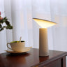 FlexiBright LED Tischlampe für draußen | Einstellbarer Arm | Drehbarer Kopf | Modernes Design | Kabellose Beleuchtung