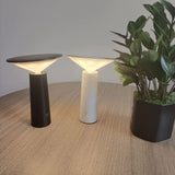 FlexiBright LED Tischlampe für draußen | Einstellbarer Arm | Drehbarer Kopf | Modernes Design | Kabellose Beleuchtung