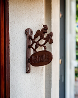 WelcomEase Gusseisen Wandmontiertes Schild | Dekorativ | Langlebig | Rustikales Design
