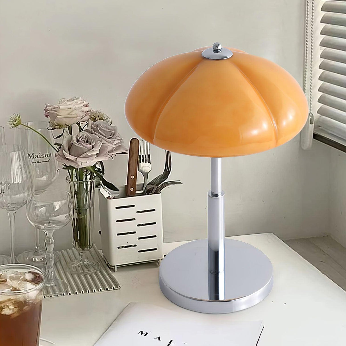 LumiDome Pilz-Tischlampe | Bauhaus Design Tischleuchte | Dekorative Beleuchtung | Stilvolle Nachttischlampe