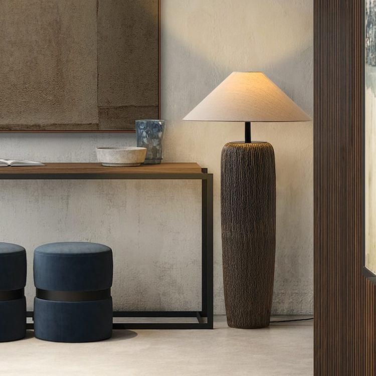 RusticAura Stehlampe aus erodiertem Holz | Natürlicher Stil | Perfekt für Wohnzimmer & Schlafzimmer | LED-kompatibel