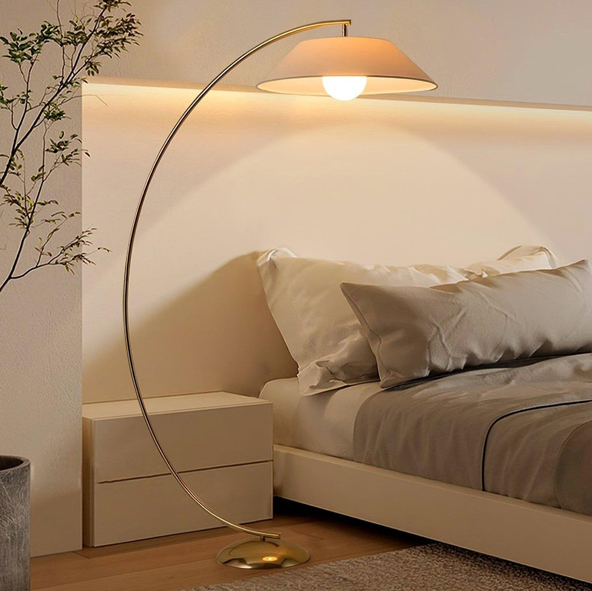 LuminaCirque Moderne Stehleuchte | Dimmbares Licht | Elegantes Raumdesign