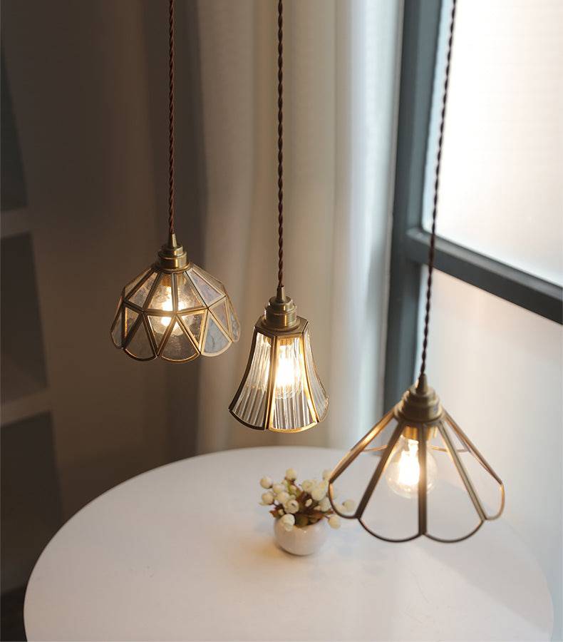 Brassoria Messing Glas Pendelleuchte | Elegantes Design | Dimmbar | Hochwertige Beleuchtung für Esszimmer & Wohnzimmer