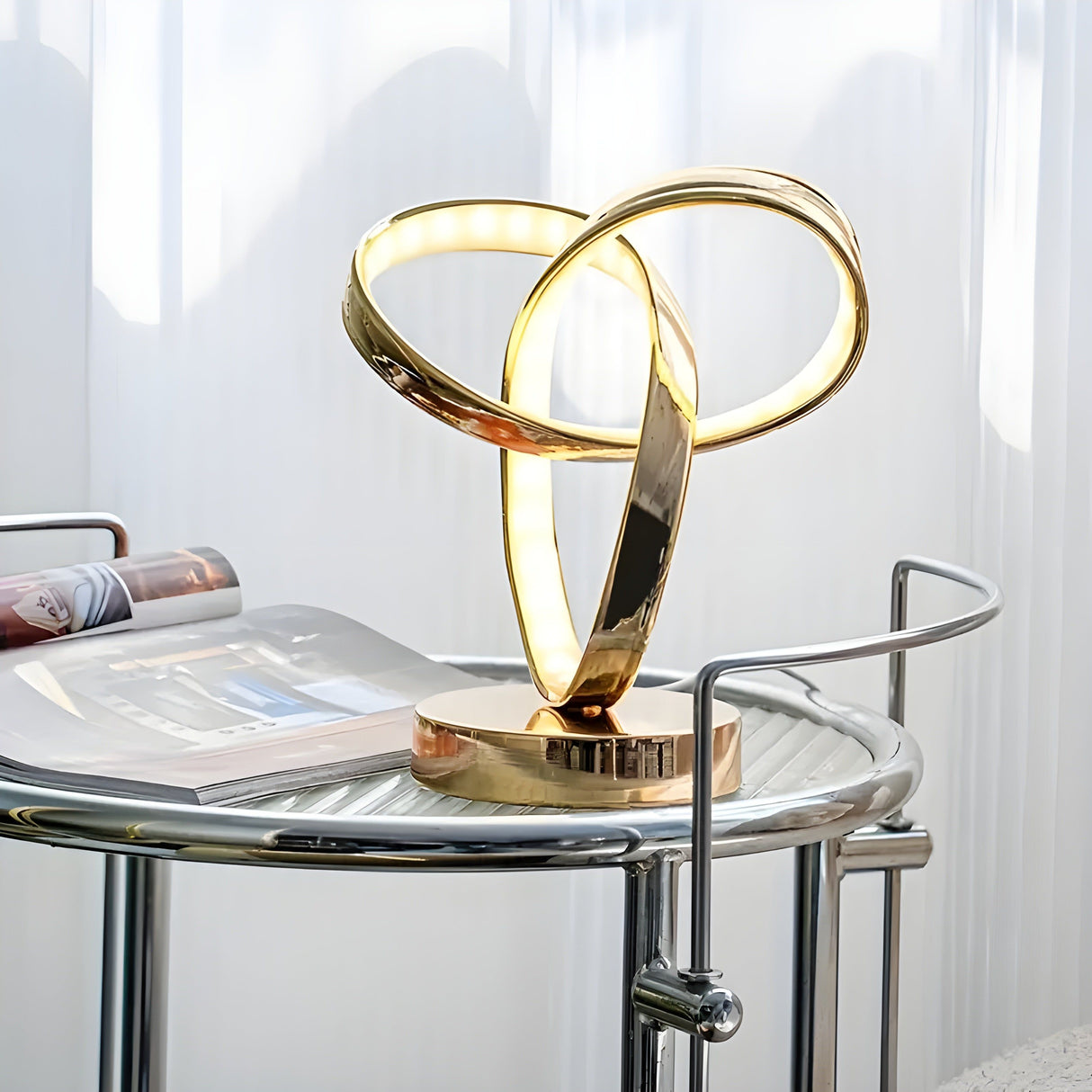 LuxeLoop Möbius-Ring LED Tischlampe | Luxus Leselampe | Modernes Design | Elegante Wohnraumbeleuchtung