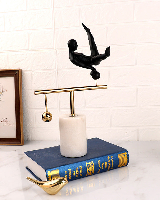 FlexionArt Moderne Gymnastik-Skulptur | Elegante Dekofigur | Stilvolle Wohnkultur für Zuhause und Büro