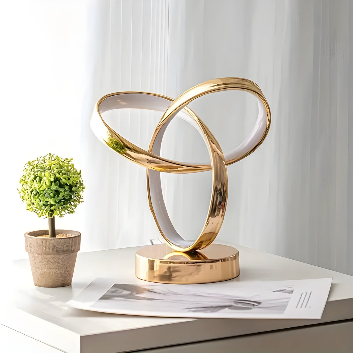 LuxeLoop Möbius-Ring LED Tischlampe | Luxus Leselampe | Modernes Design | Elegante Wohnraumbeleuchtung