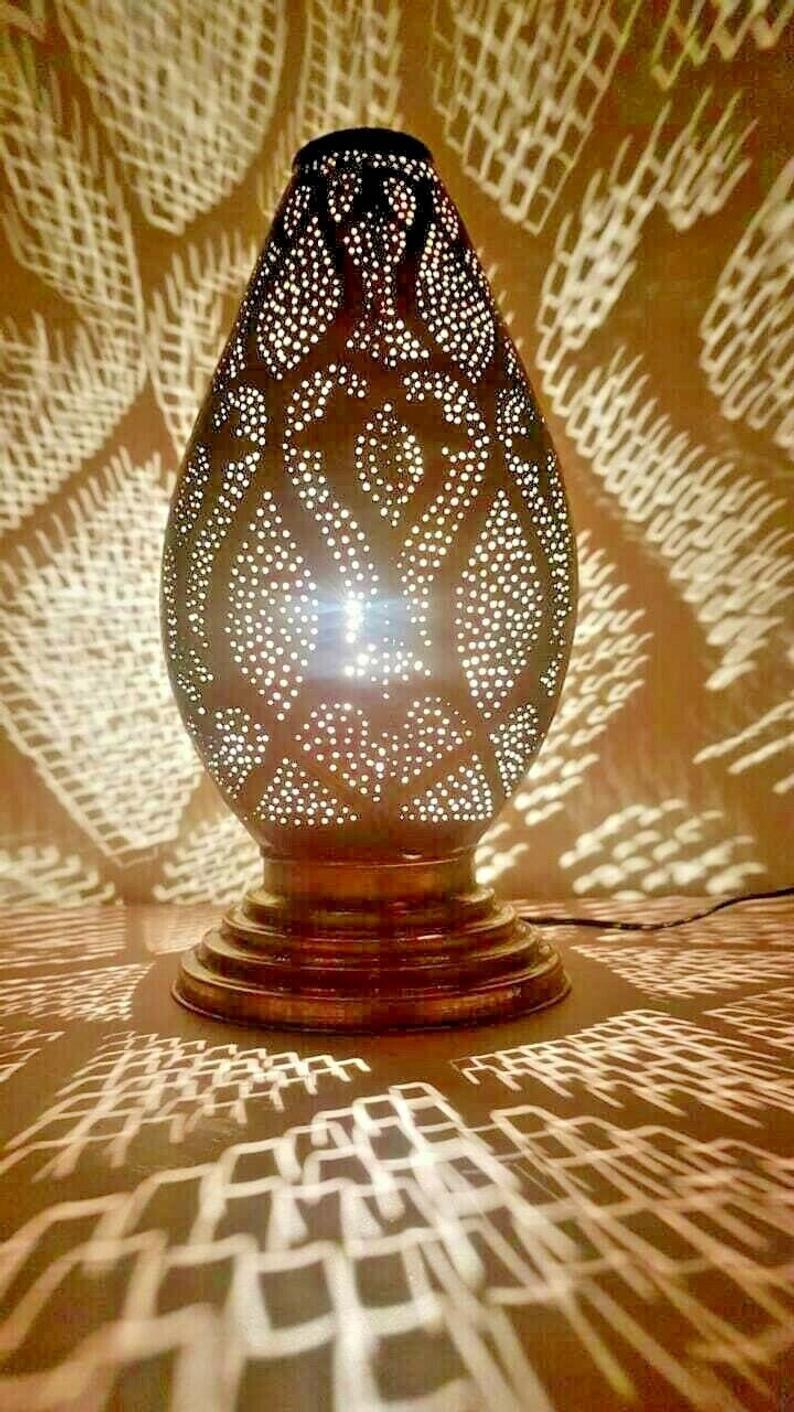 LumiMyst Marokkanische Tischlampe | Orientalische Laterne | Handgearbeitet | Stimmungsvolle Beleuchtung für Zuhause
