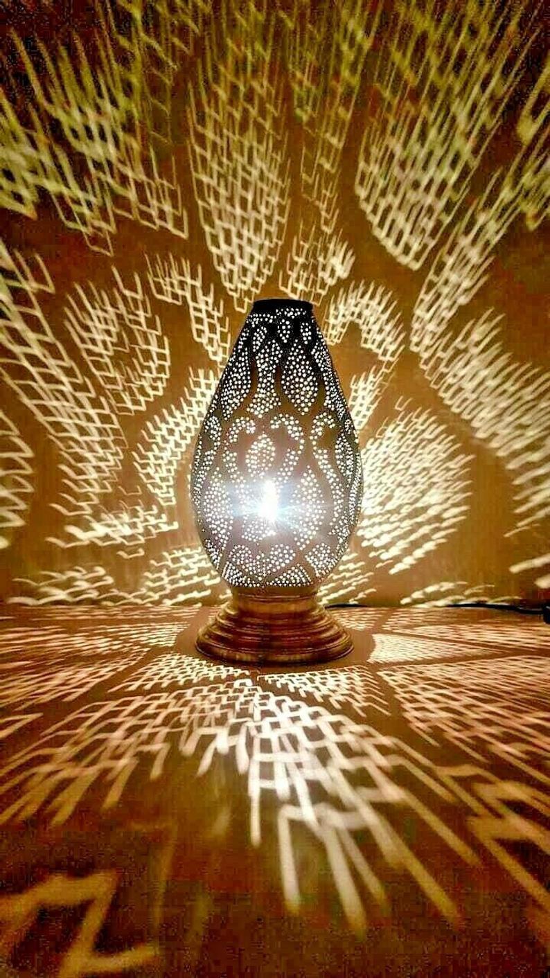 LumiMyst Marokkanische Tischlampe | Orientalische Laterne | Handgearbeitet | Stimmungsvolle Beleuchtung für Zuhause