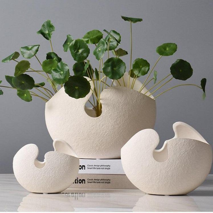 CrackElegance Weiße Keramik-Eivase | Handgefertigt | Modernes Design | Dekorative Wohnaccessoires