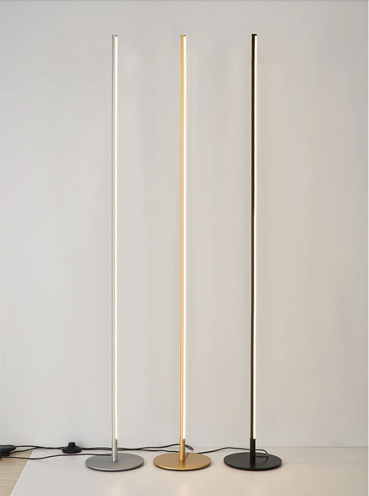 LumiArc Moderne LED Stehleuchte | Dimmbare Bodenlampe | Minimalistisches Design | Stimmungslicht für Wohnzimmer & Büro