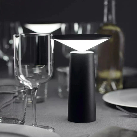 FlexiBright LED Tischlampe für draußen | Einstellbarer Arm | Drehbarer Kopf | Modernes Design | Kabellose Beleuchtung