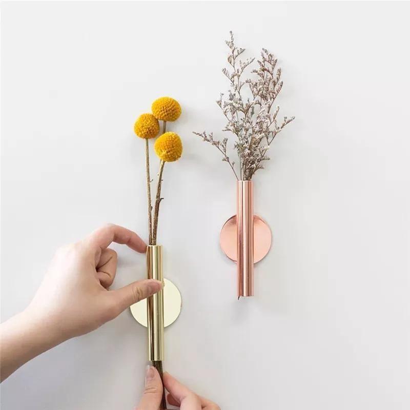 TubeElegance Wandvasen aus Metall | Modernes Design | Dekorative Wandhalterung für Blumen
