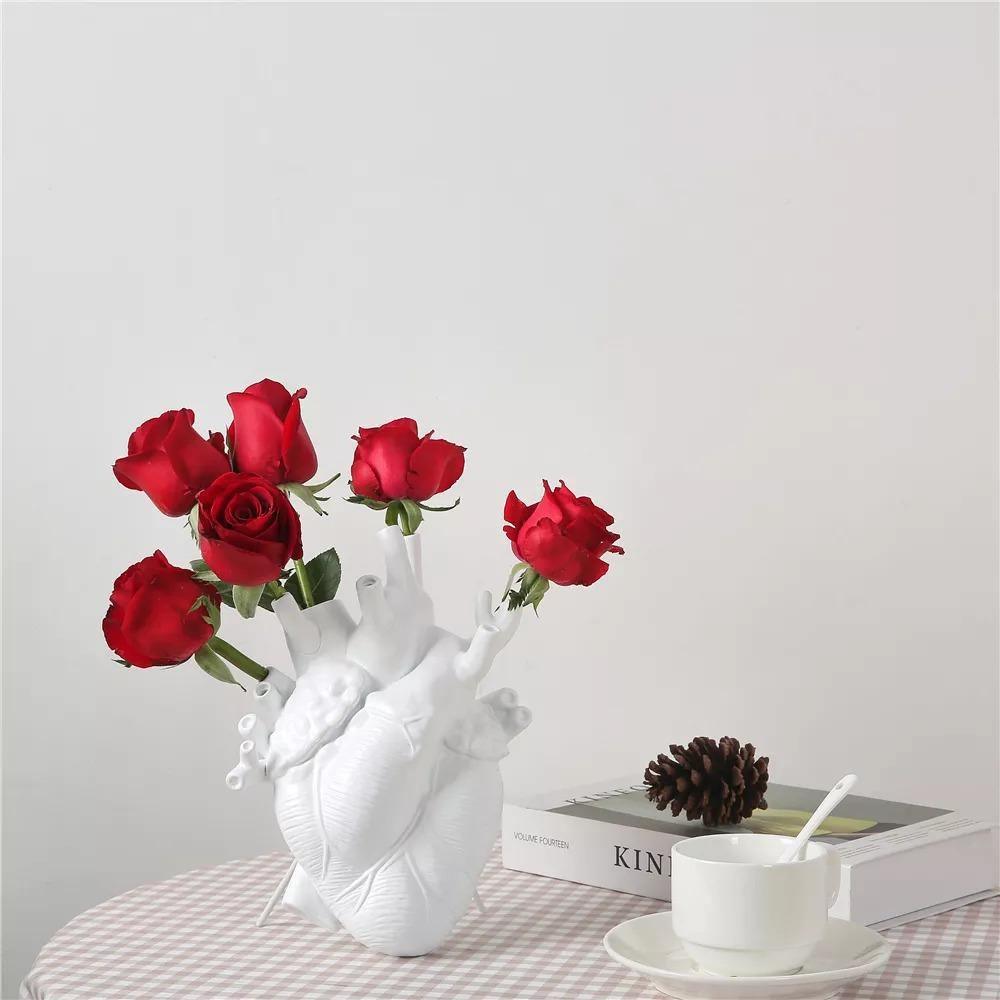HeartSoul Herzförmige Keramikvase | Anatomisches Design | Dekovase für Zuhause | Stilvolle Blumenvase