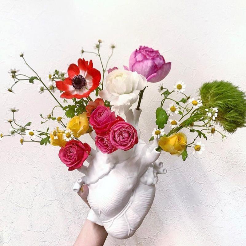 HeartSoul Herzförmige Keramikvase | Anatomisches Design | Dekovase für Zuhause | Stilvolle Blumenvase