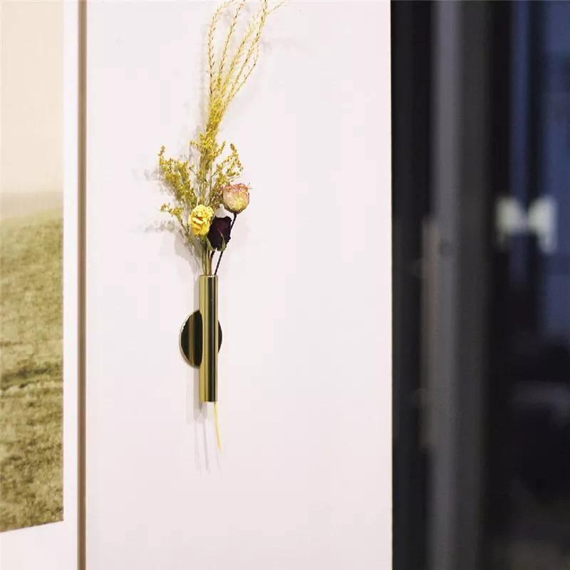TubeElegance Wandvasen aus Metall | Modernes Design | Dekorative Wandhalterung für Blumen