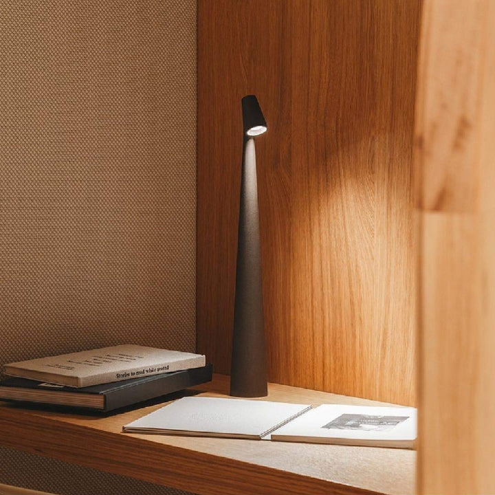 LumiSculpt Moderne LED Tischlampe | Skulpturales Design | Dimmbares Stimmungslicht | Perfekt für Zuhause & Büro