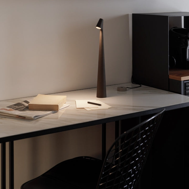 LumiSculpt Moderne LED Tischlampe | Skulpturales Design | Dimmbares Stimmungslicht | Perfekt für Zuhause & Büro