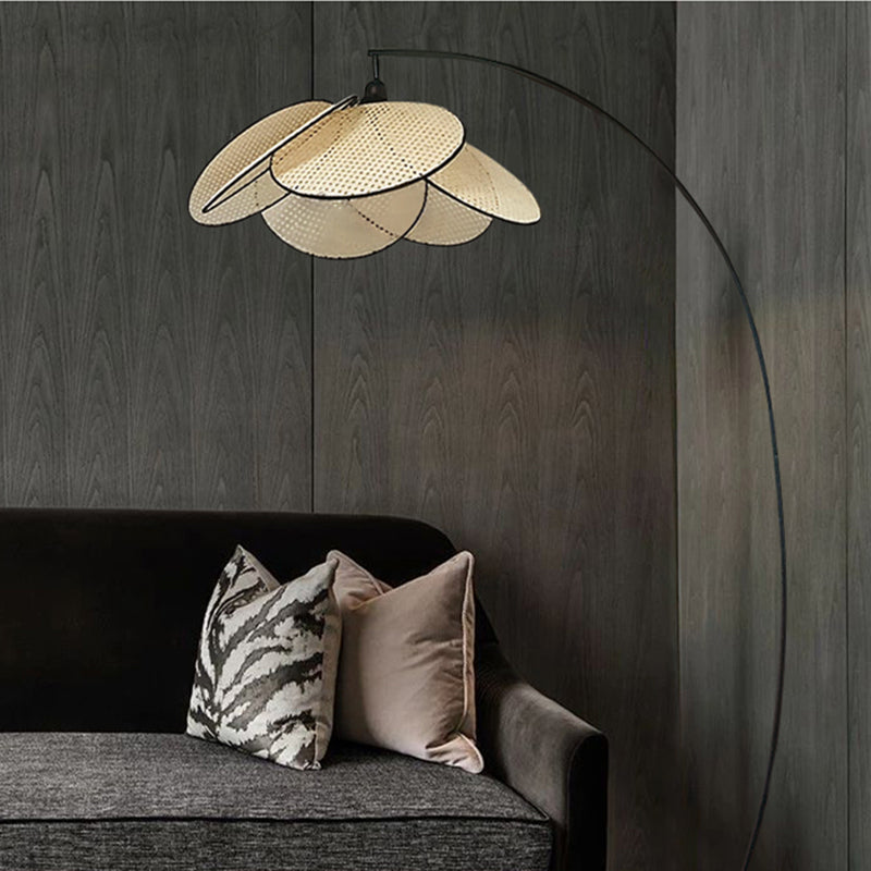 BaskLoom Rattan Wicker Stehlampe | Handgefertigtes Design | Natürliche Beleuchtung für Zuhause