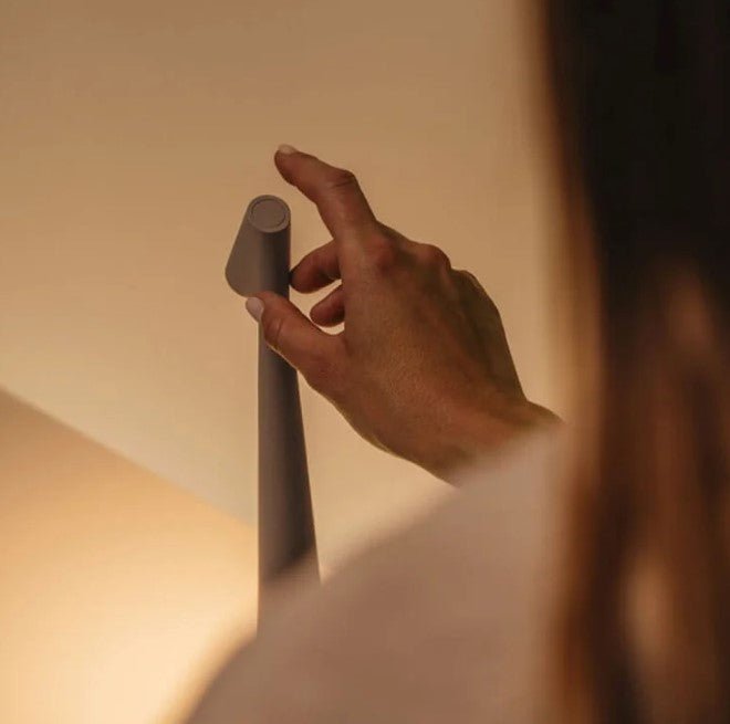 LuminoLite Tragbare LED Tischleuchte | Kabellose Stimmungs- und Leselampe | Perfekt für Innen und Außen | Deko für Zuhause und Büro